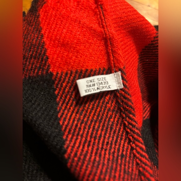 Plaid Red and Black Shawl - Picture 4 of 4